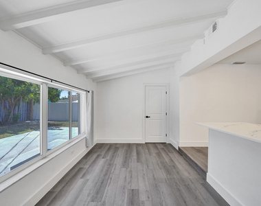 1738 Ne 52nd Street - Photo Thumbnail 20