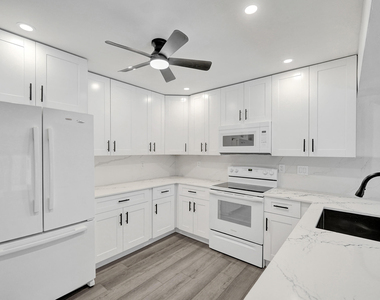 1738 Ne 52nd Street - Photo Thumbnail 8