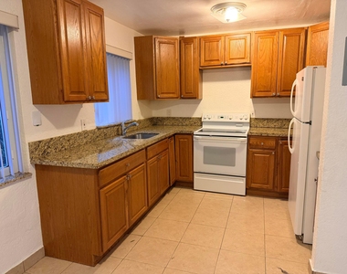 5271 Sw 90th Way - Photo Thumbnail 1