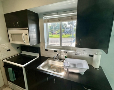 4421 Poinciana Street - Photo Thumbnail 3
