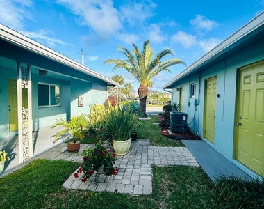4421 Poinciana Street - Photo Thumbnail 14