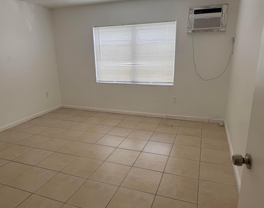 2285 Ne 172nd Street - Photo Thumbnail 8