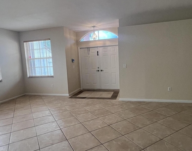 315 Nw 158th Lane - Photo Thumbnail 5
