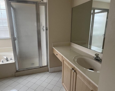 315 Nw 158th Lane - Photo Thumbnail 19