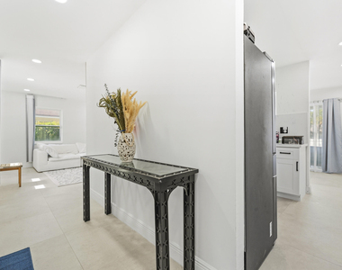 245 Sandpiper Avenue - Photo Thumbnail 4