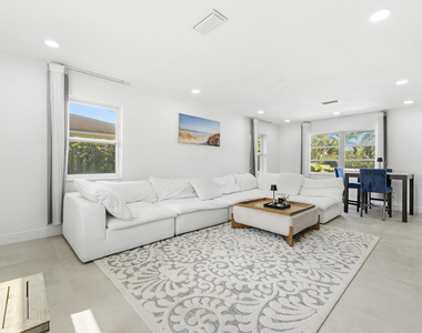 245 Sandpiper Avenue - Photo Thumbnail 5