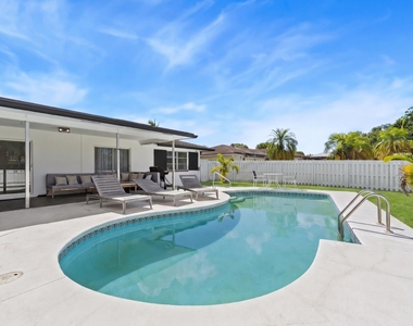 245 Sandpiper Avenue - Photo Thumbnail 22