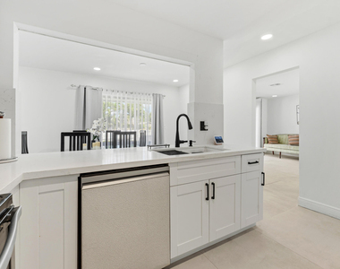 245 Sandpiper Avenue - Photo Thumbnail 11