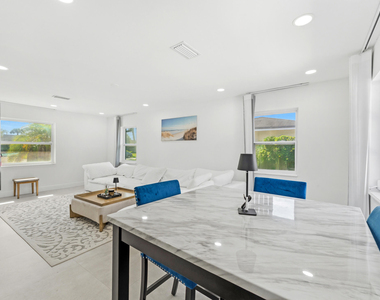 245 Sandpiper Avenue - Photo Thumbnail 7
