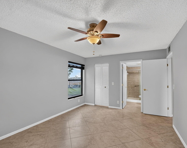 812 Sky Pine Way - Photo Thumbnail 9