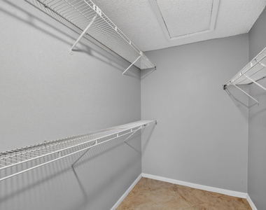 812 Sky Pine Way - Photo Thumbnail 11