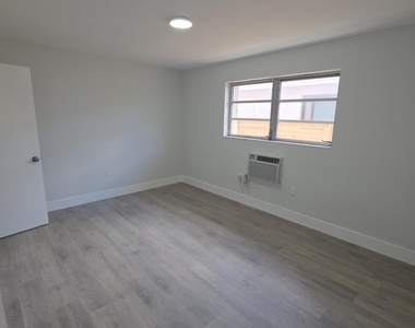 7612 Pembroke Road - Photo Thumbnail 8