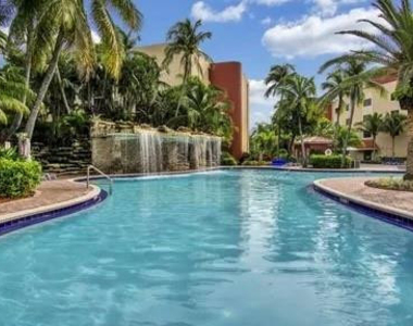 9517 Fontainebleau Boulevard - Photo Thumbnail 7
