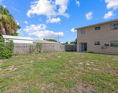 1521 W 21st Street - Photo Thumbnail 8
