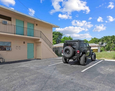 1521 W 21st Street - Photo Thumbnail 9