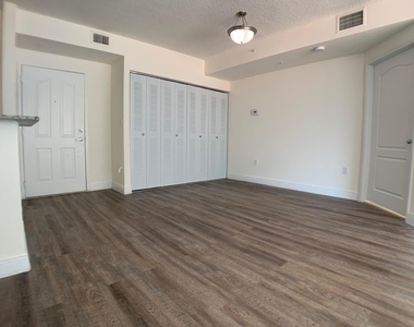 16900 N Bay Road - Photo Thumbnail 2