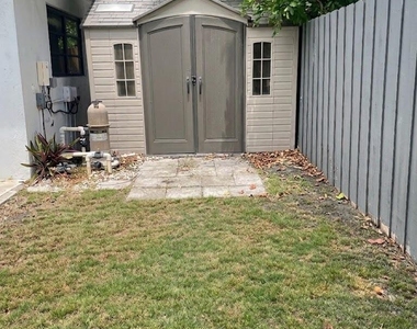 336 Ne 28th Terrace - Photo Thumbnail 21