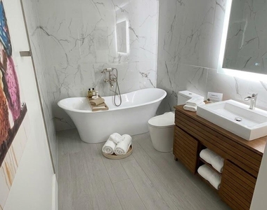 336 Ne 28th Terrace - Photo Thumbnail 8