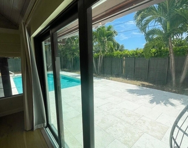 336 Ne 28th Terrace - Photo Thumbnail 4