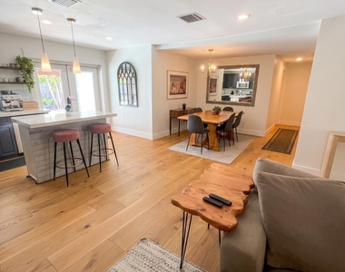 336 Ne 28th Terrace - Photo Thumbnail 11