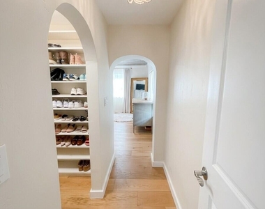 336 Ne 28th Terrace - Photo Thumbnail 7