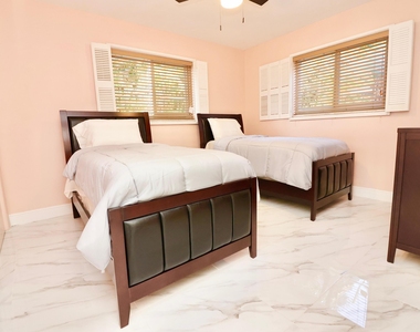 842 Ne 154th Street - Photo Thumbnail 26