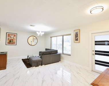 842 Ne 154th Street - Photo Thumbnail 30