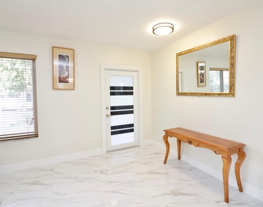 842 Ne 154th Street - Photo Thumbnail 6