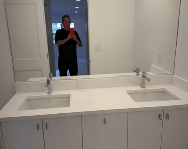 6439 Bay Club Drive - Photo Thumbnail 5