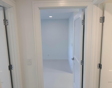 6439 Bay Club Drive - Photo Thumbnail 7