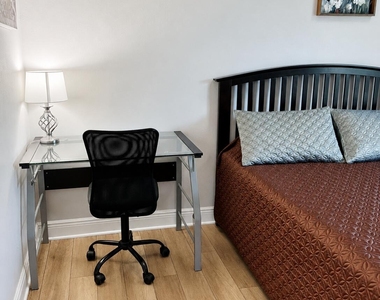 405 Meadows Circle - Photo Thumbnail 5