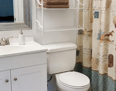 405 Meadows Circle - Photo Thumbnail 7