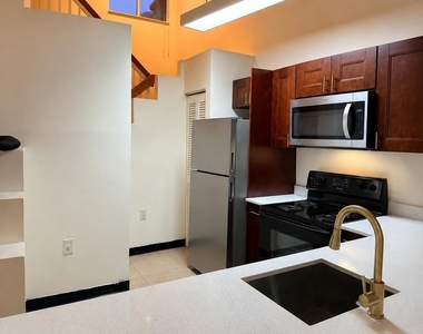21202 Glenmoor Drive - Photo Thumbnail 2