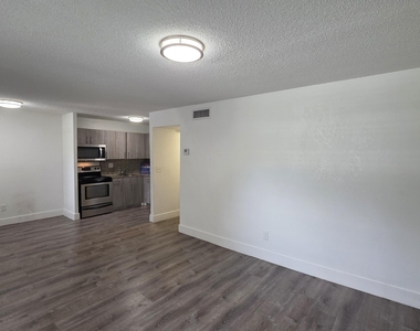 2843 Fillmore Street - Photo Thumbnail 12