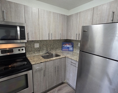 2843 Fillmore Street - Photo Thumbnail 10