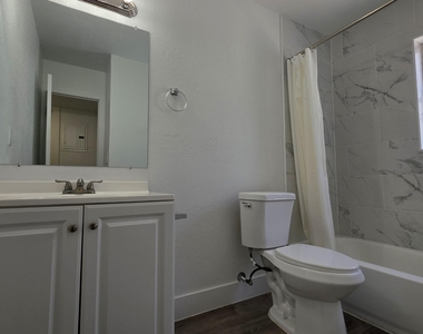 2843 Fillmore Street - Photo Thumbnail 2