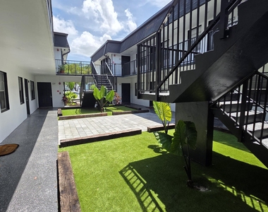 2843 Fillmore Street - Photo Thumbnail 14