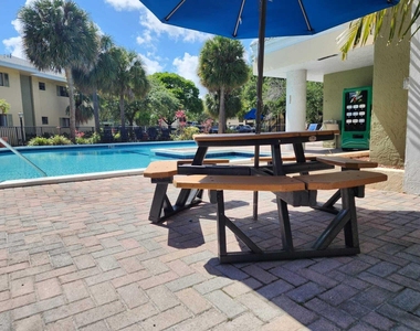 2445 Sw 18th Terrace - Photo Thumbnail 7