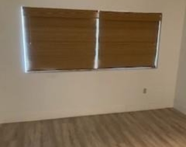 2445 Sw 18th Terrace - Photo Thumbnail 15