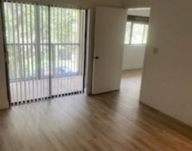 2445 Sw 18th Terrace - Photo Thumbnail 22