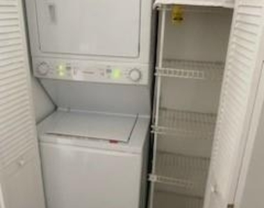 2445 Sw 18th Terrace - Photo Thumbnail 24