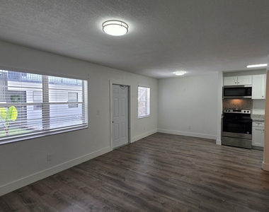 2843 Fillmore Street - Photo Thumbnail 8
