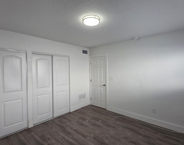 2843 Fillmore Street - Photo Thumbnail 5