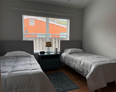 607 Sw 15th Street - Photo Thumbnail 12