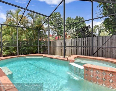 607 Sw 15th Street - Photo Thumbnail 3