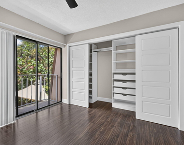 846 Blue Ridge Circle - Photo Thumbnail 12