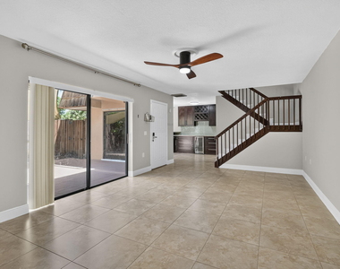 846 Blue Ridge Circle - Photo Thumbnail 6