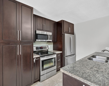 846 Blue Ridge Circle - Photo Thumbnail 2