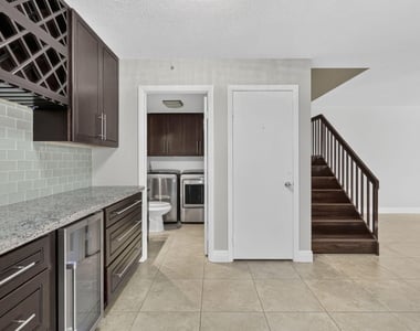 846 Blue Ridge Circle - Photo Thumbnail 3