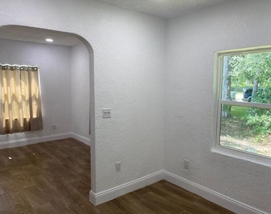 507 S 22nd Street - Photo Thumbnail 9